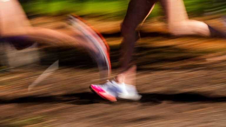 Hardlopen en afvallen op je benen: zo werkt het écht